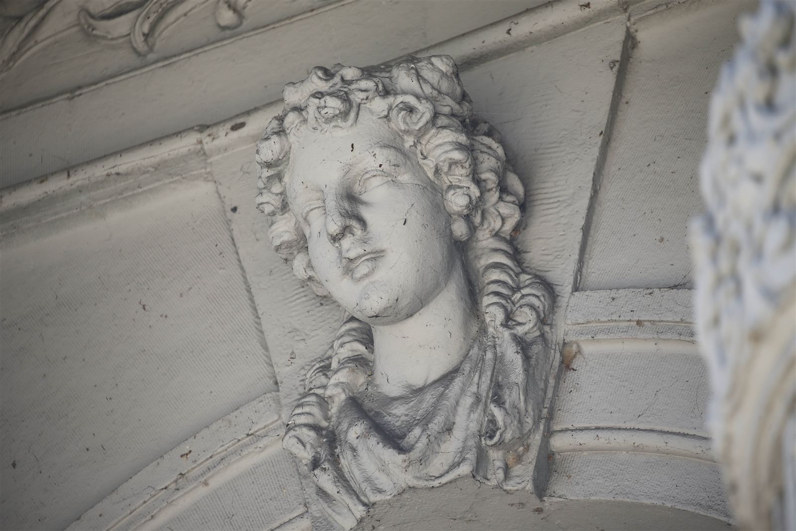 A Closer Look: Ellicott Square Building